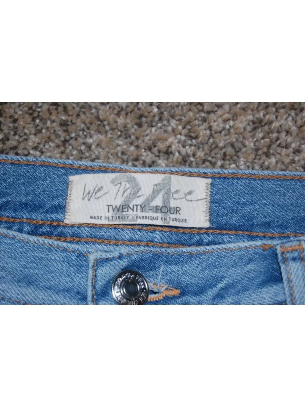 NWT We the Free Maggie Ripped Crop Straight Leg Denim Jeans Light Wash Size 24